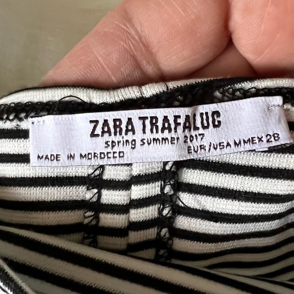 Zara Trafaluc Black and White Striped Bodycon MIDI Sleeveless Dress. Size 28 - Picture 4 of 11